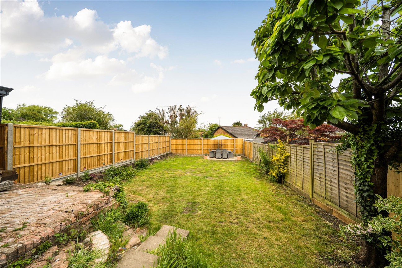 West End Grove, Farnham