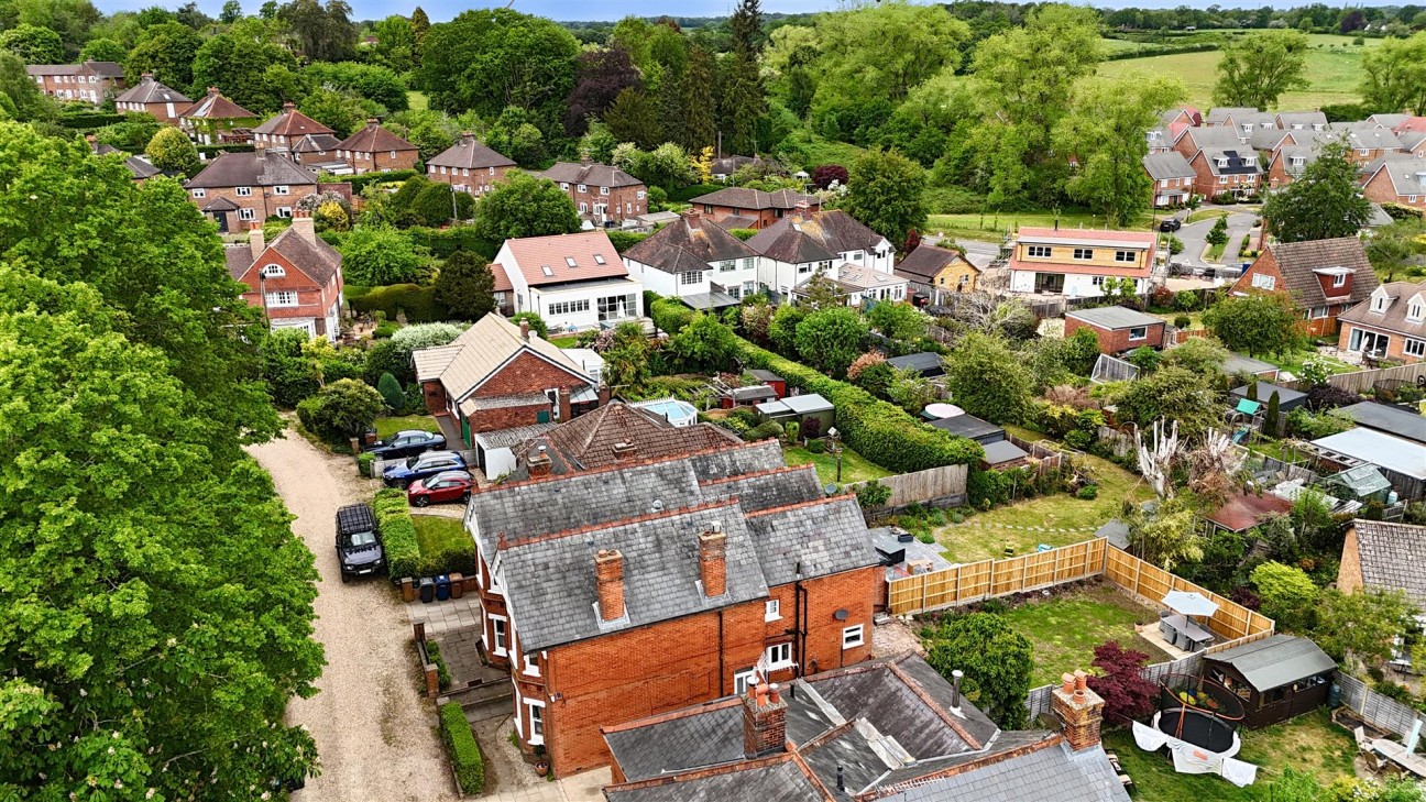 West End Grove, Farnham