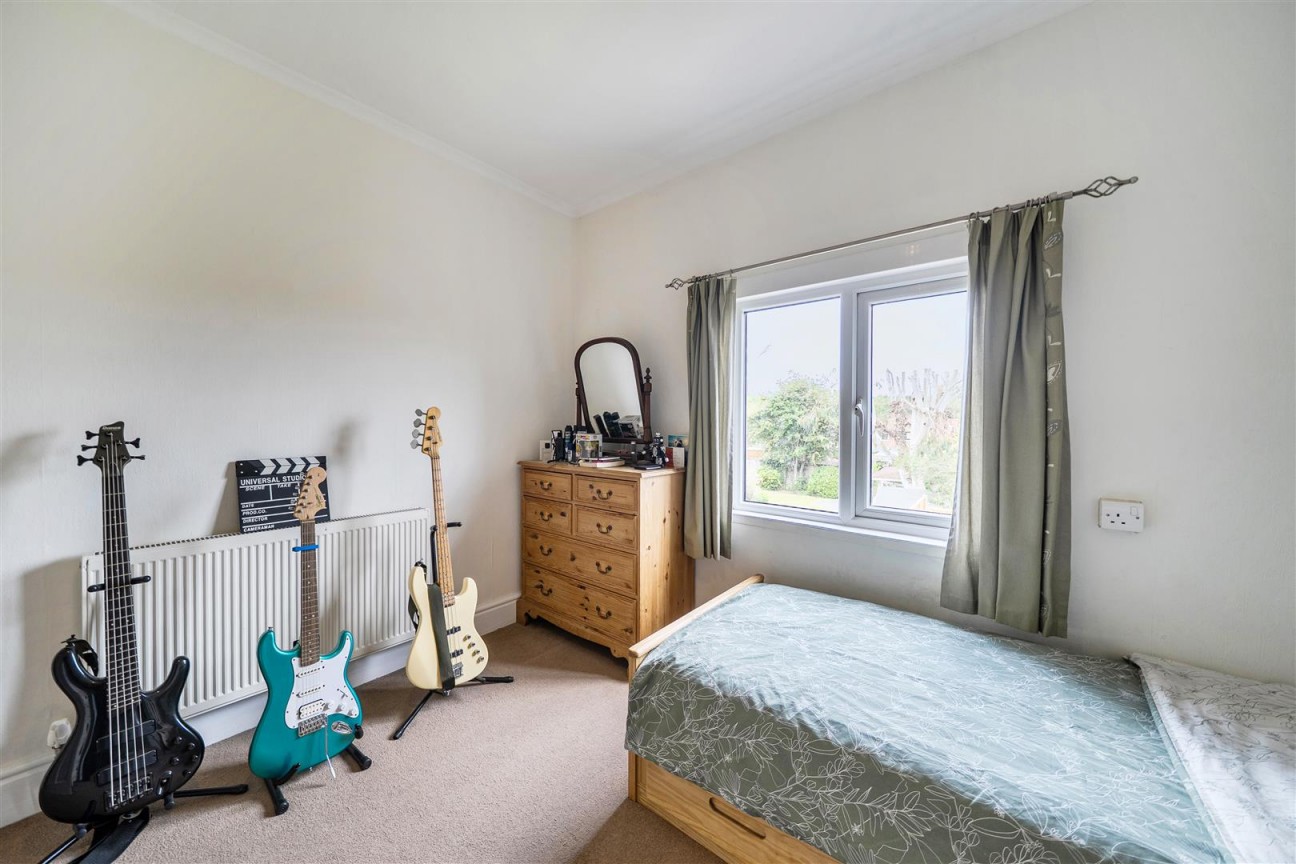 West End Grove, Farnham