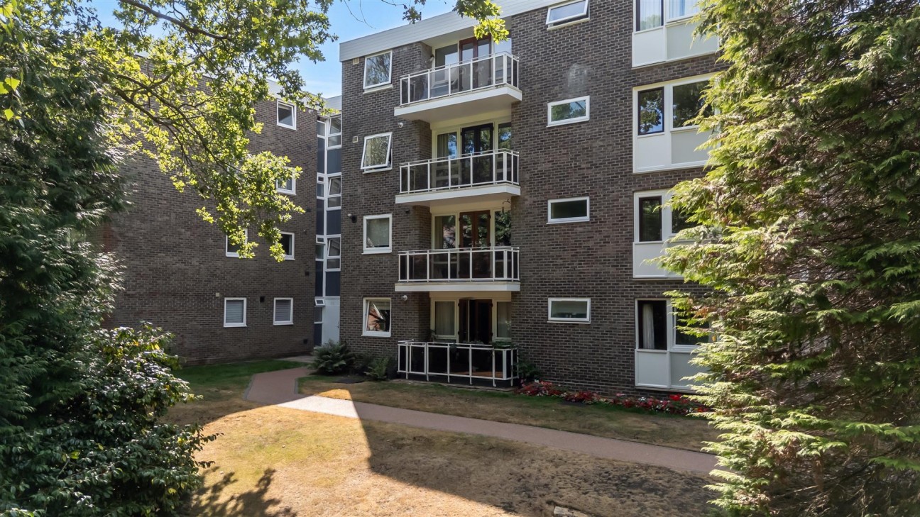 2 Beach Road, Branksome Park, Poole