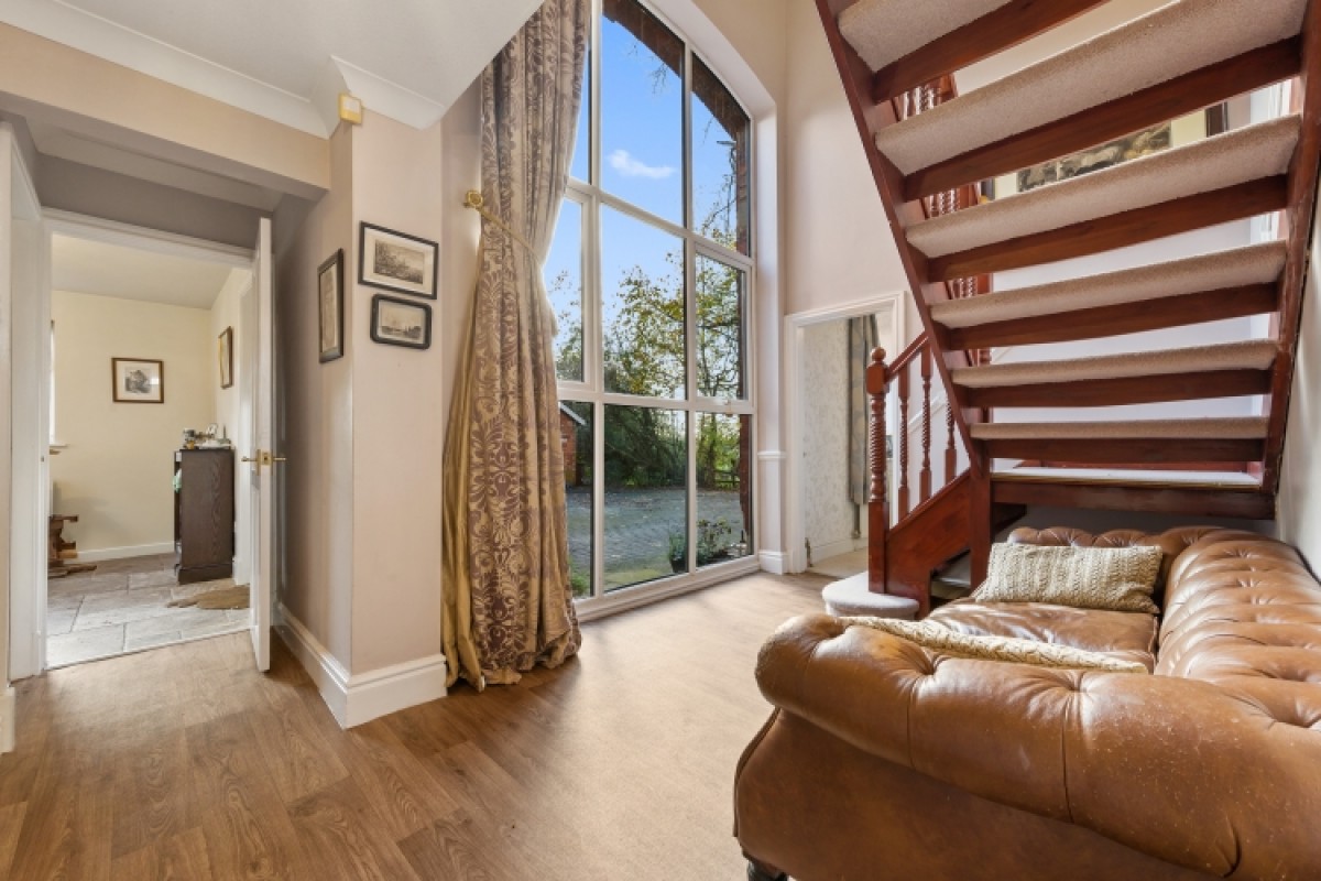 25 Midge Hall Lane, Midge Hall, Leyland, Lancashire, PR26 6TN, UK