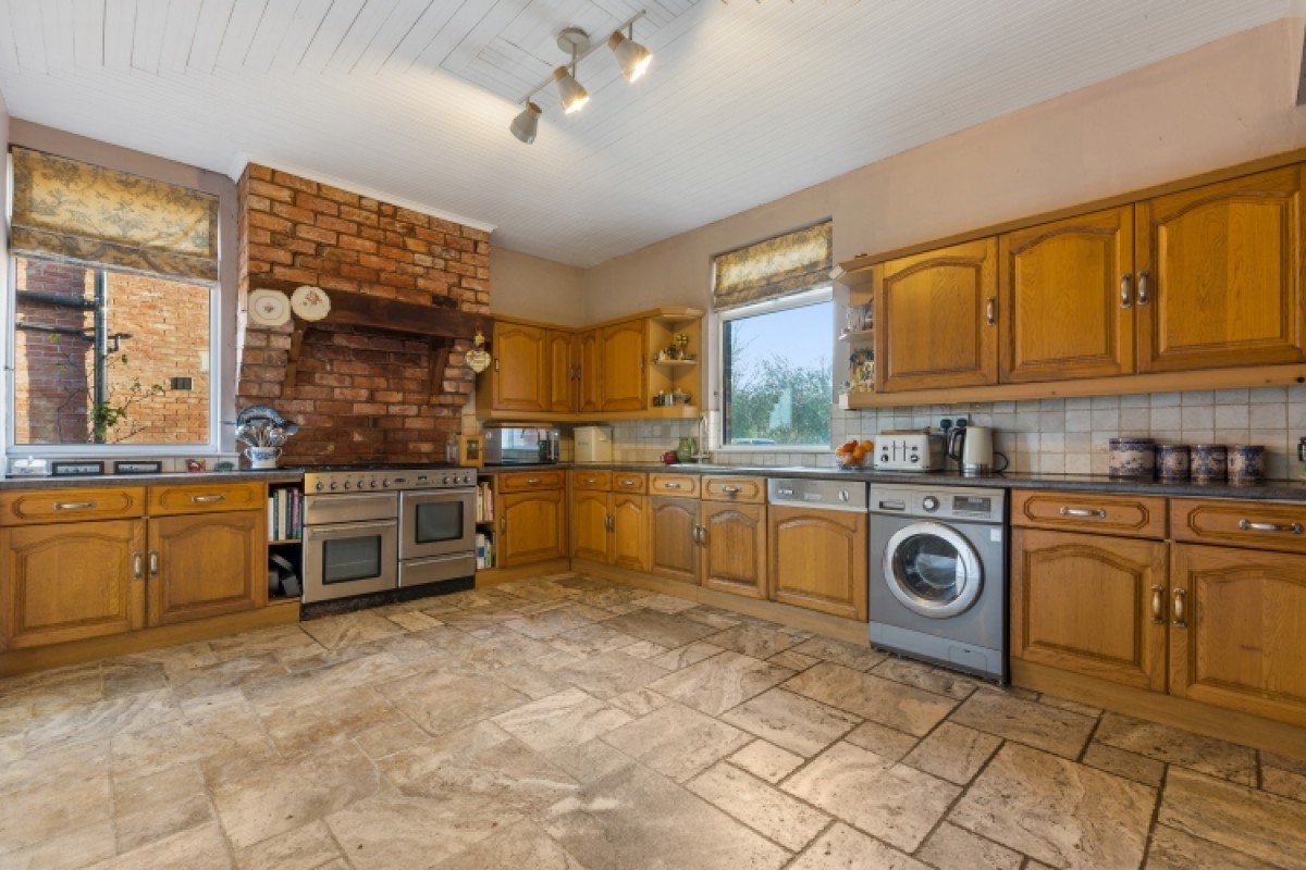 25 Midge Hall Lane, Midge Hall, Leyland, Lancashire, PR26 6TN, UK