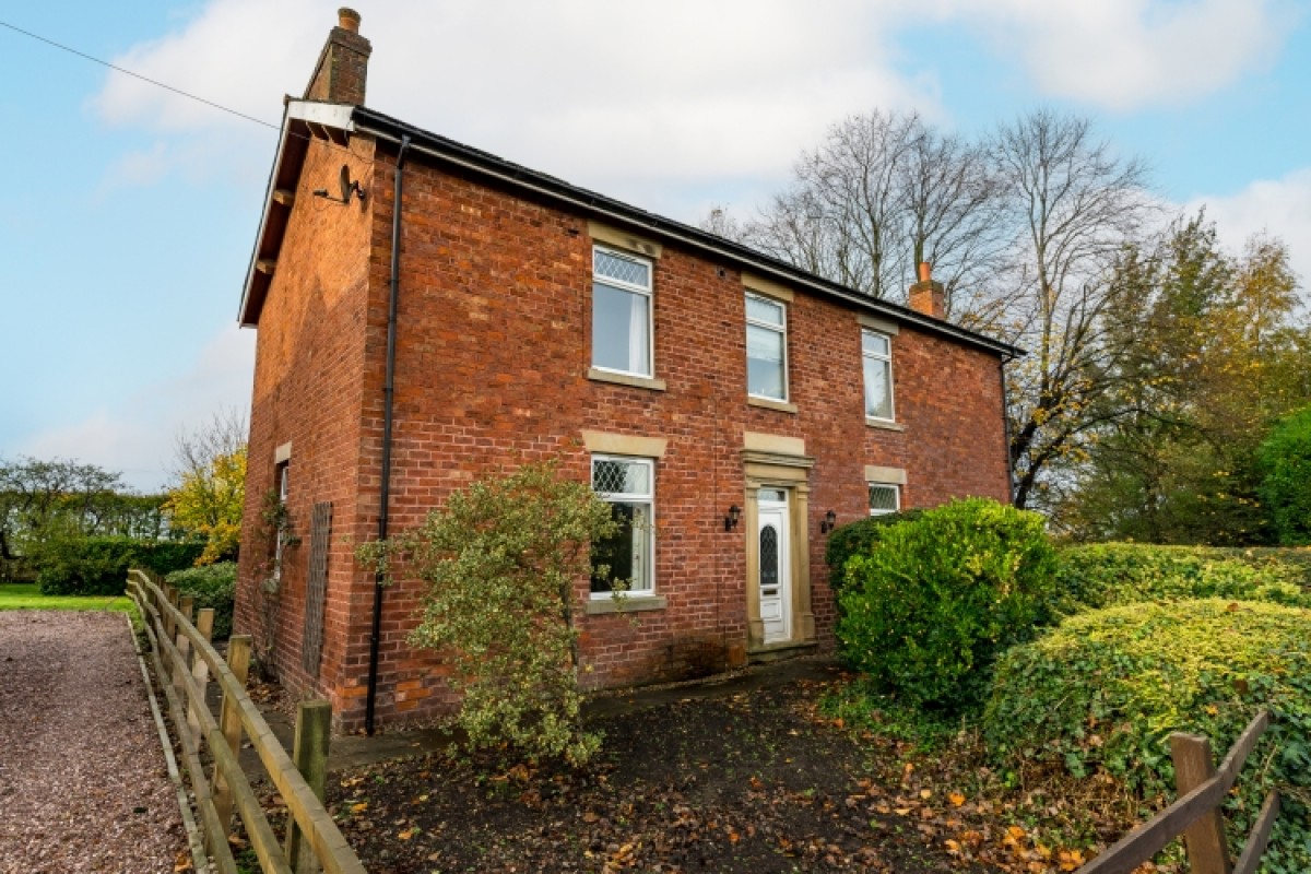 25 Midge Hall Lane, Midge Hall, Leyland, Lancashire, PR26 6TN, UK