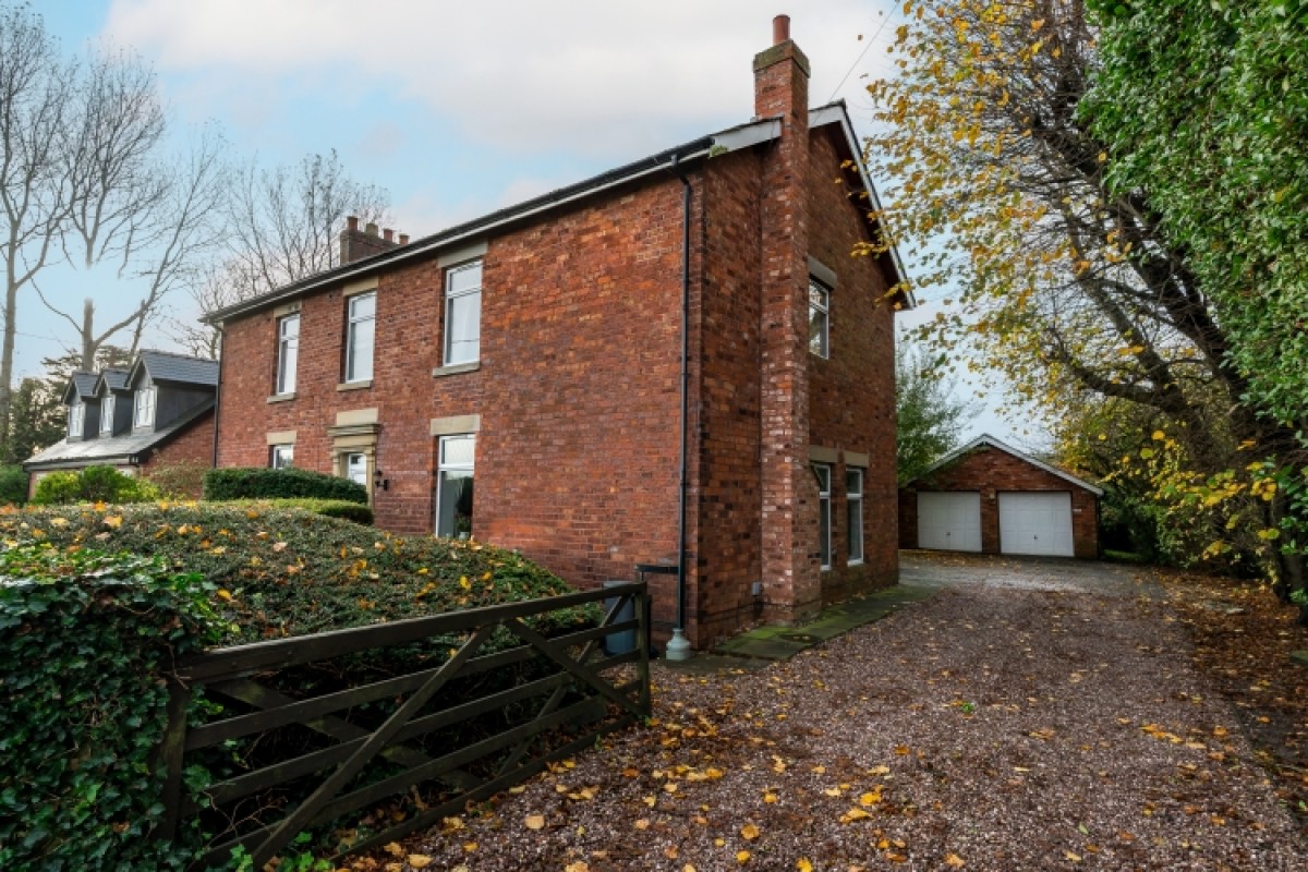 25 Midge Hall Lane, Midge Hall, Leyland, Lancashire, PR26 6TN, UK