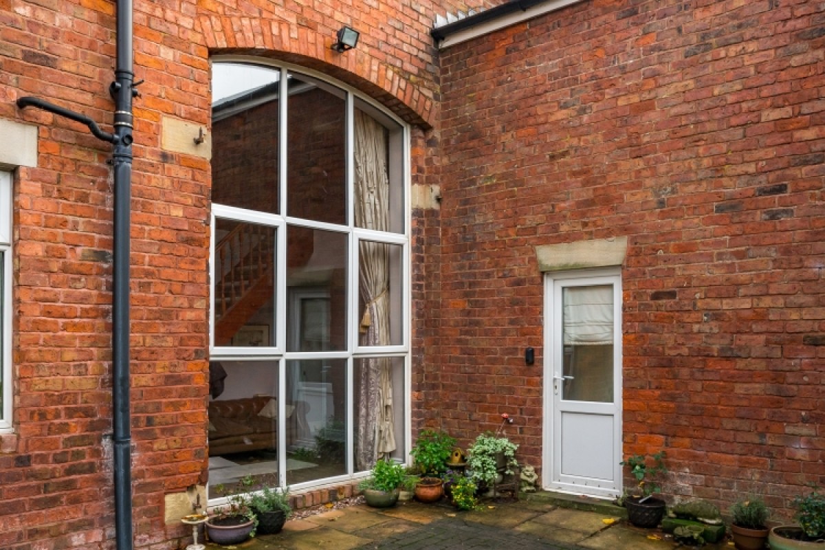 25 Midge Hall Lane, Midge Hall, Leyland, Lancashire, PR26 6TN, UK