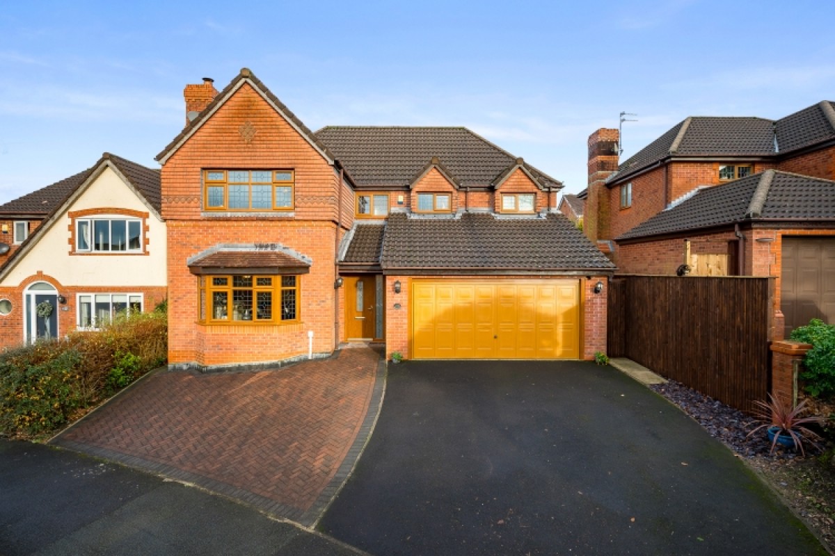 11 Burgh Wood Way, Chorley, Lancashire, PR7 2FF, UK