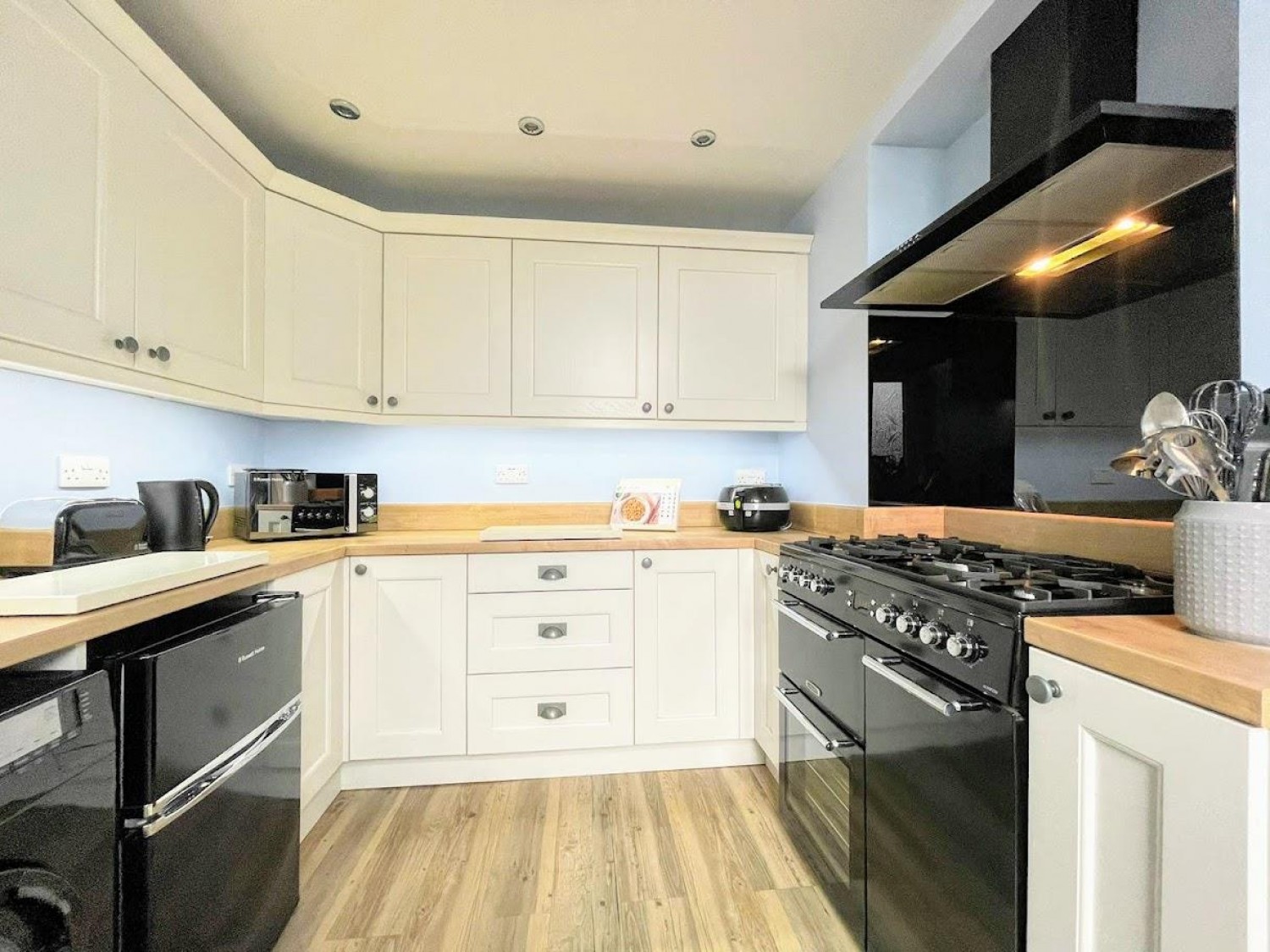 4 bedroom House for sale in Mount Vernon Road, Barnsley, S70 4DW