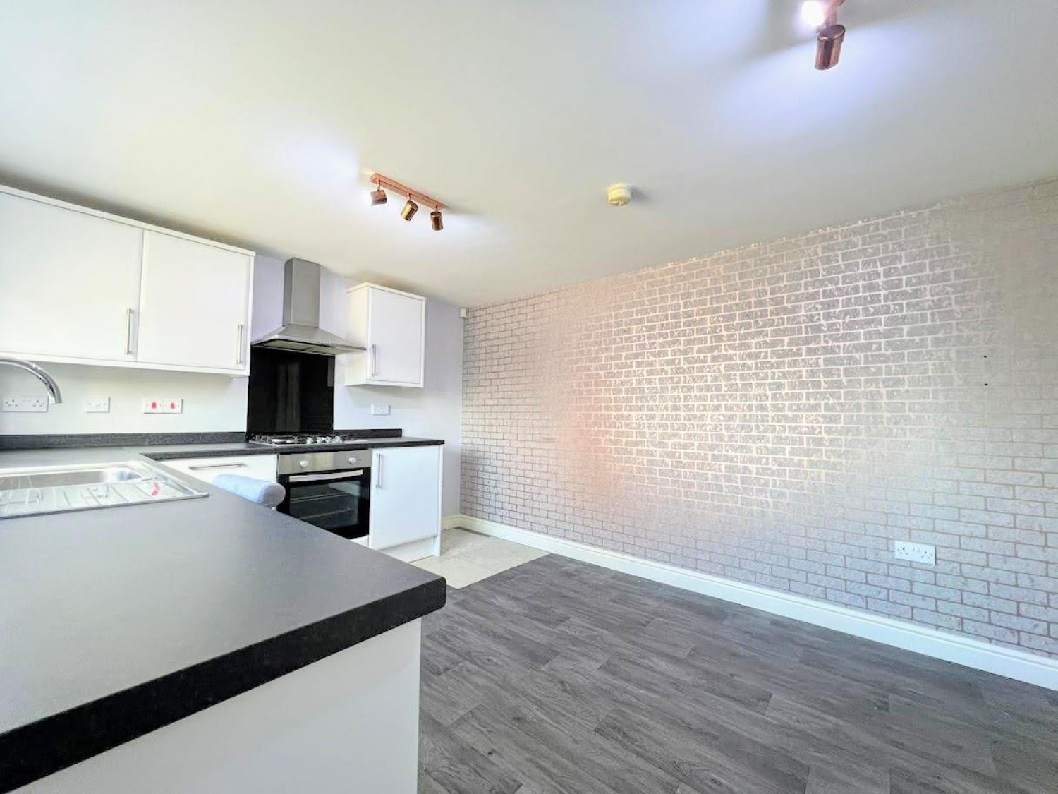 3 bedroom House for sale in Highstone View, Barnsley, South Yorkshire