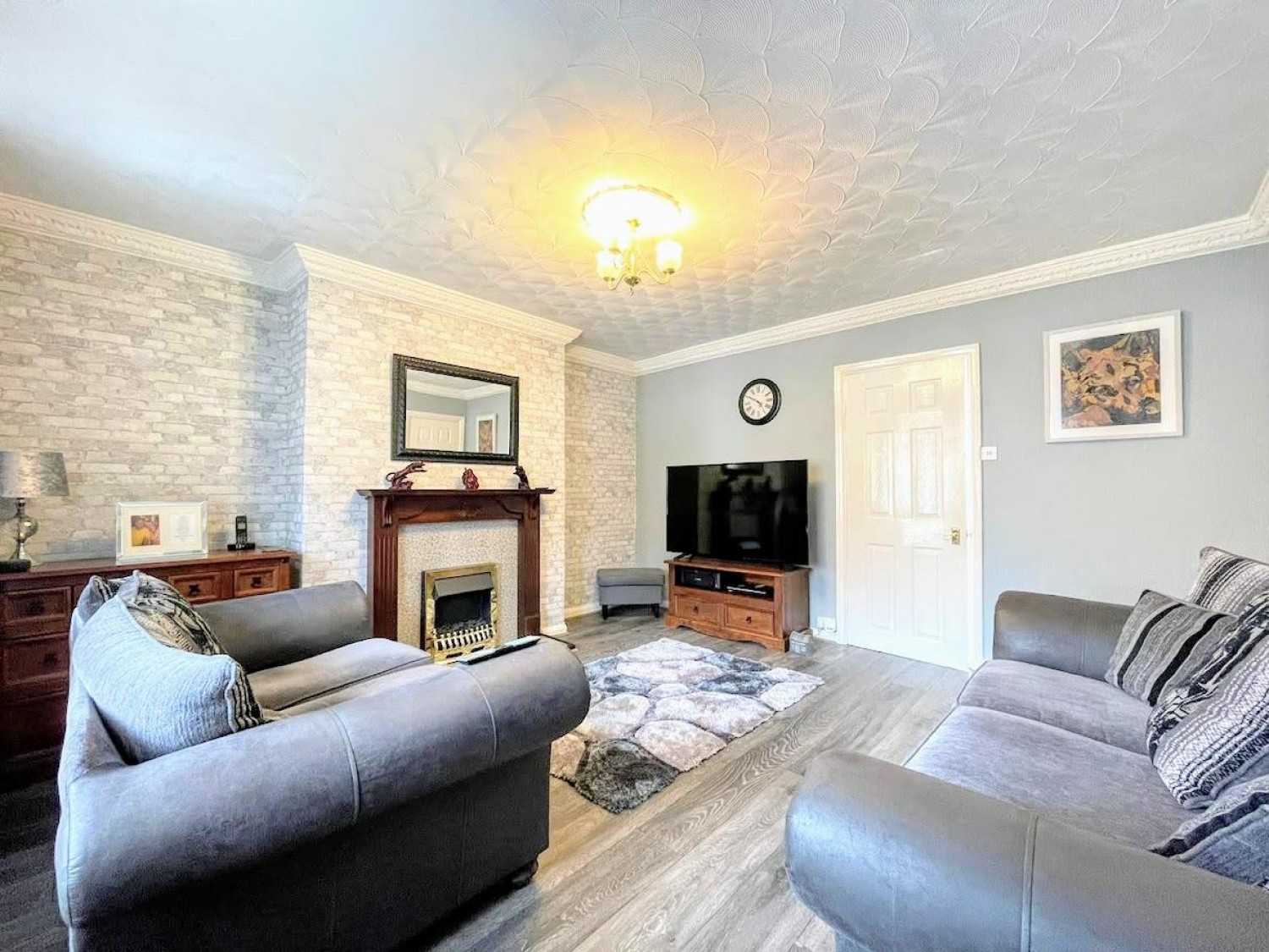 3 bedroom House for sale in The Grove, Barnsley, South Yorkshire