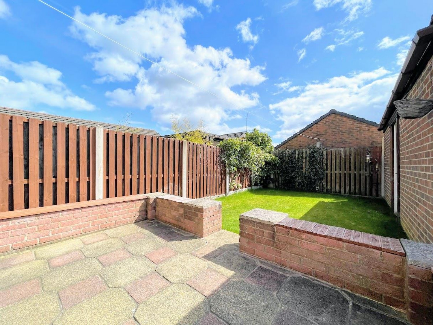 2 bedroom House for sale in Birchfield Crescent, Dodworth, Barnsley, South Yorkshire