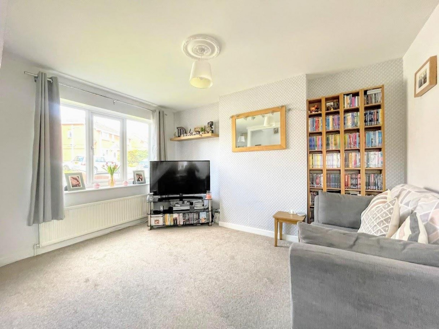 2 bedroom House for sale in Birchfield Crescent, Dodworth, Barnsley, South Yorkshire
