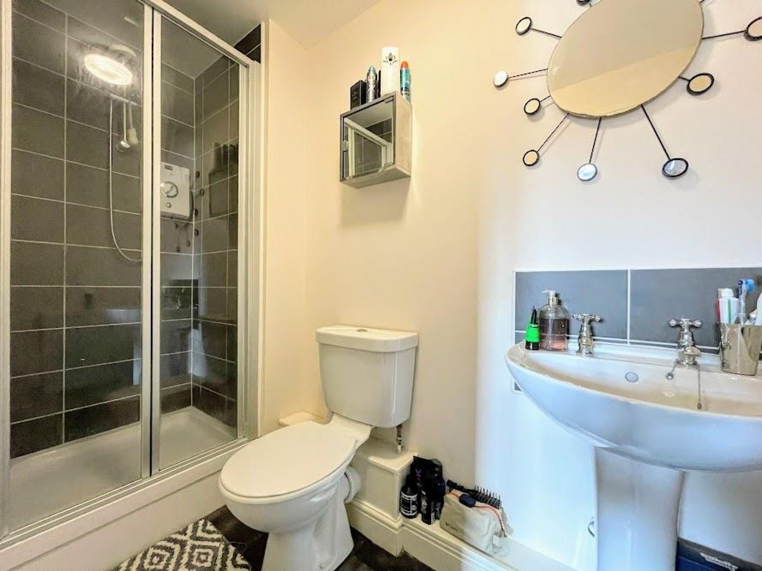 4 bedroom House for sale in Canal Street, Barnsley, South Yorkshire