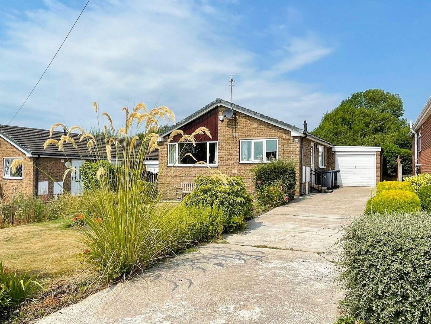 2 bedroom Bungalow for sale in Baslow Crescent, Barnsley, South Yorkshire