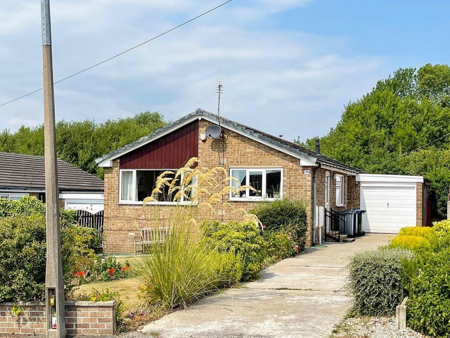 2 bedroom Bungalow for sale in Baslow Crescent, Barnsley, South Yorkshire