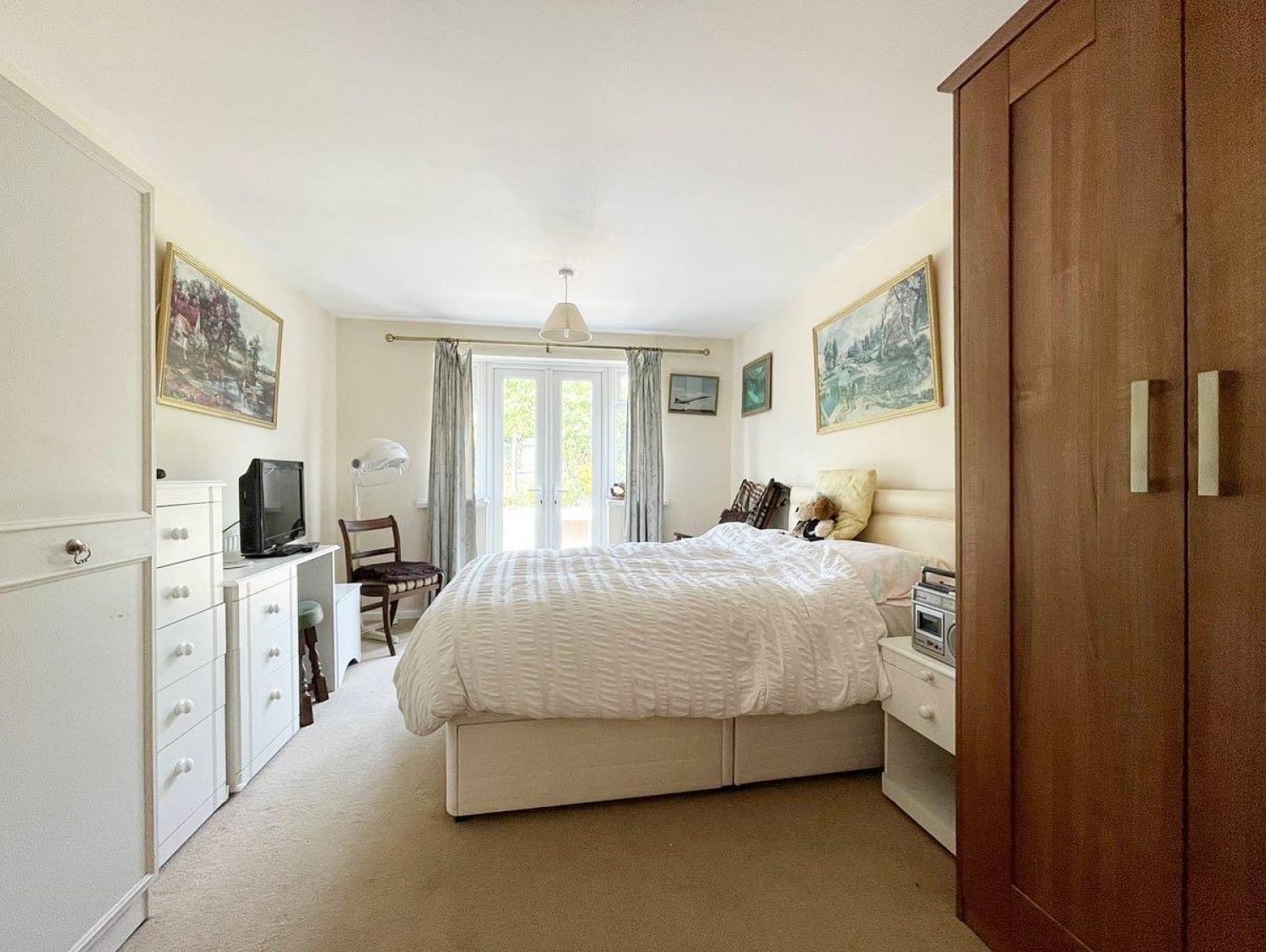 2 bedroom Bungalow for sale in Baslow Crescent, Barnsley, South Yorkshire