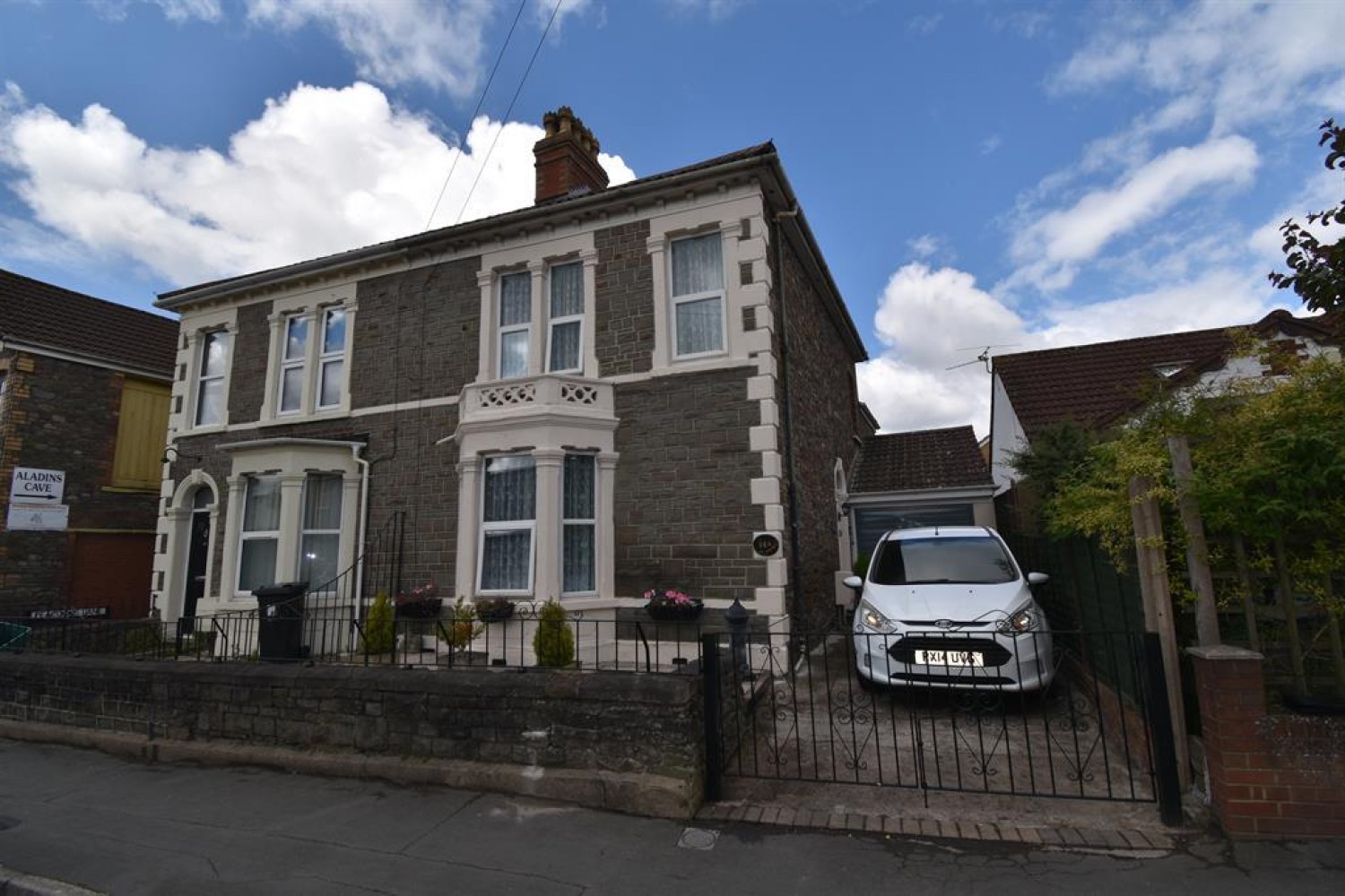 Forest Road , Kingswood, Bristol, BS15 8EG