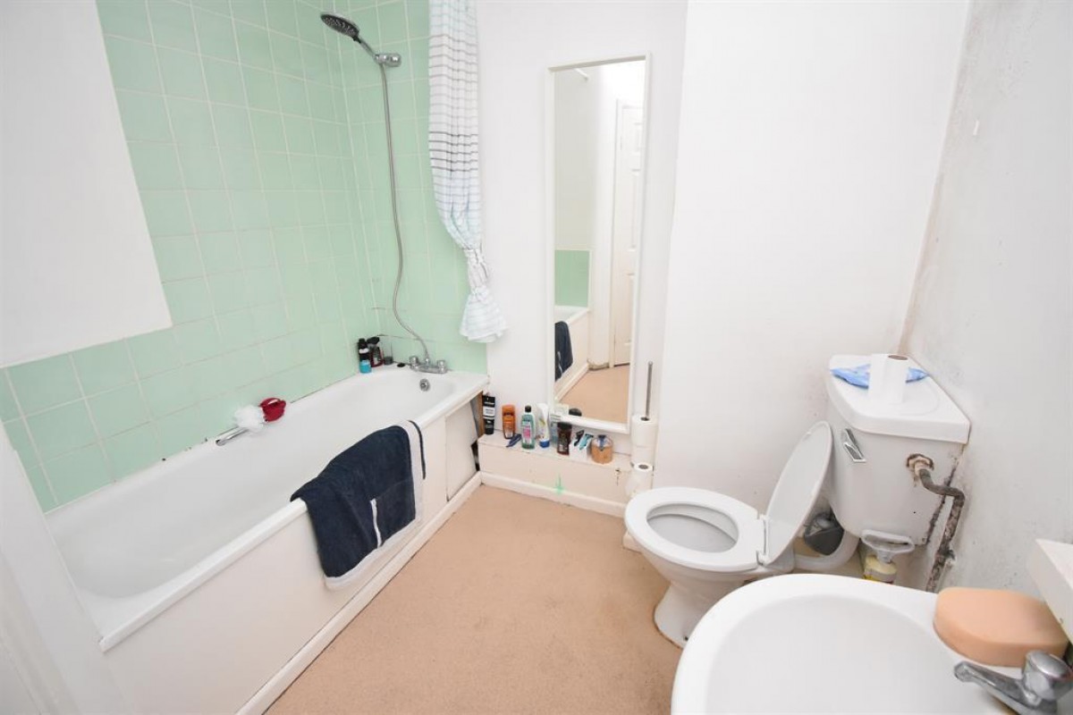 New Cheltenham Road, Kingswood, Bristol, BS15 4RN