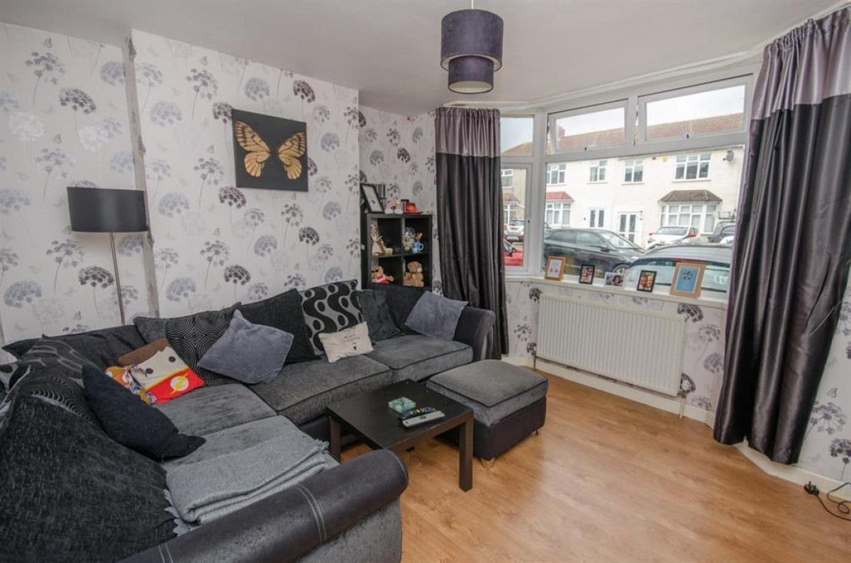 Jubilee Crescent, Mangotsfield, Bristol, BS16 9BD