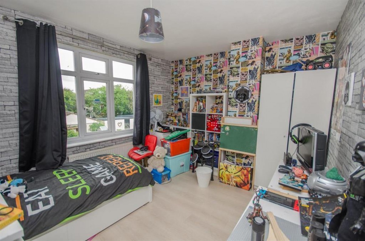 Jubilee Crescent, Mangotsfield, Bristol, BS16 9BD