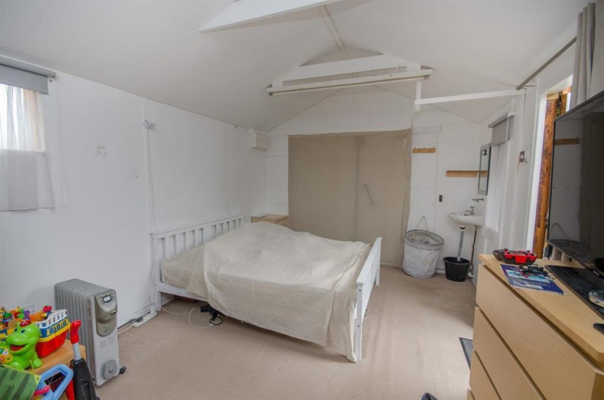 Springleaze, Mangotsfield, Bristol, BS16 9DT