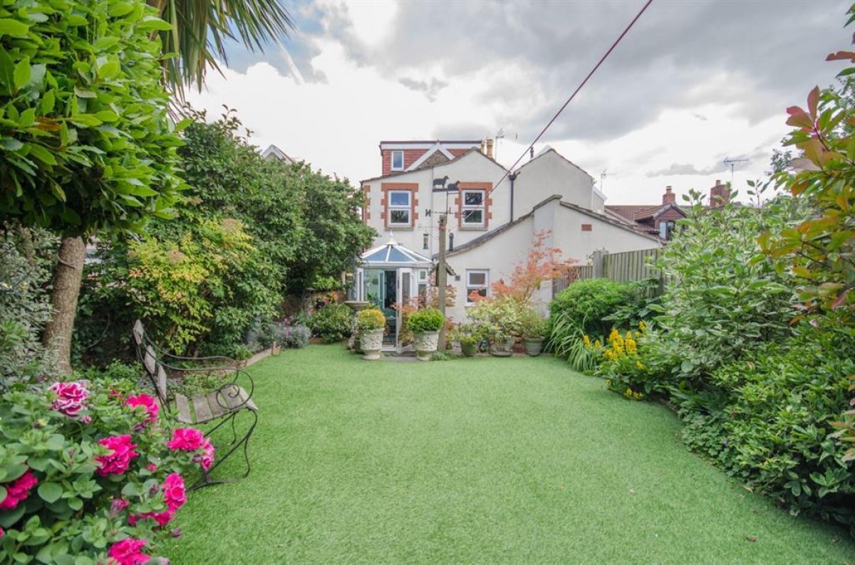 Buckingham Place, Downend, Bristol, BS16 5TN