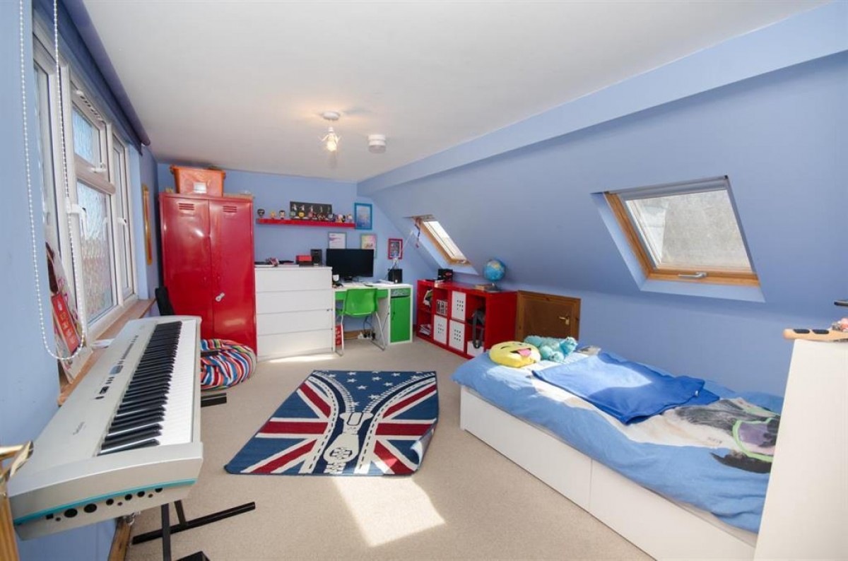 Buckingham Place, Downend, Bristol, BS16 5TN