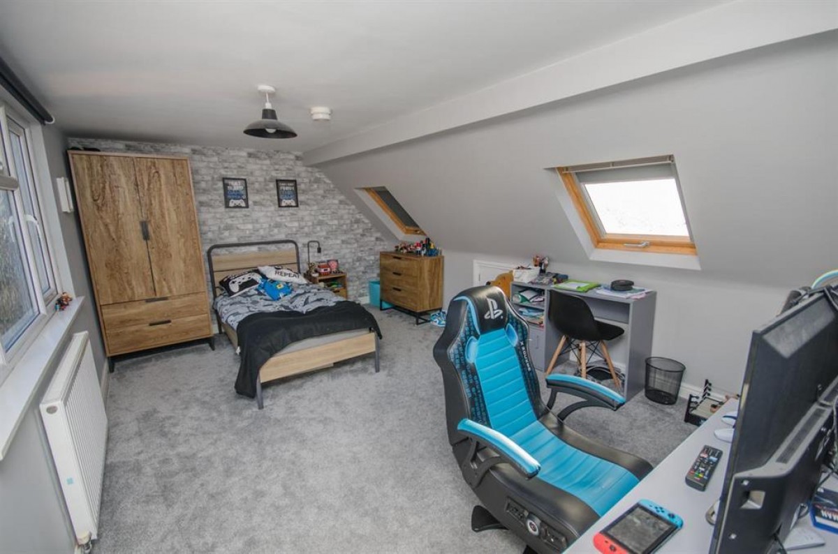 Buckingham Place, Downend, Bristol, BS16 5TN