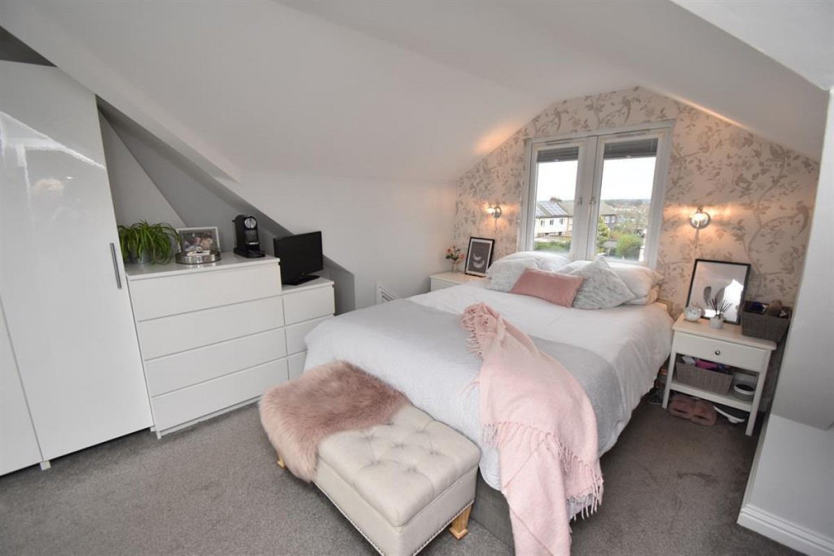 Croomes Hill, Downend, Bristol, BS16 5EH