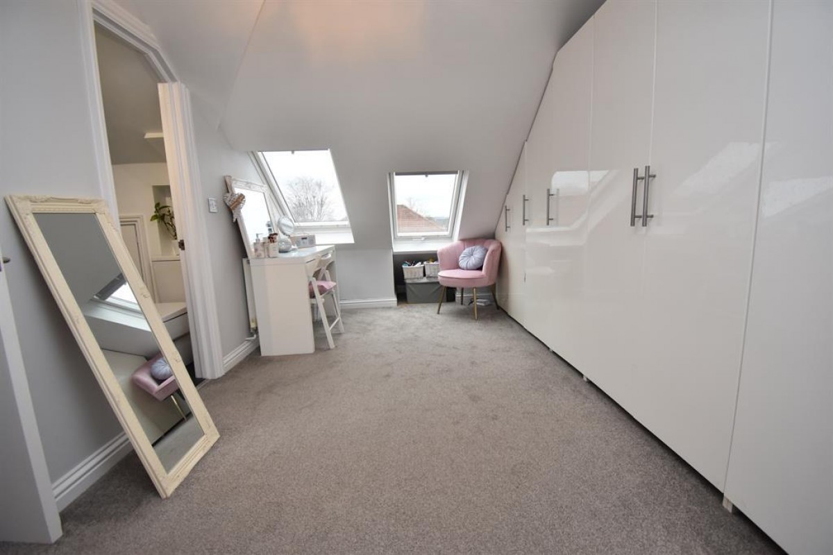 Croomes Hill, Downend, Bristol, BS16 5EH