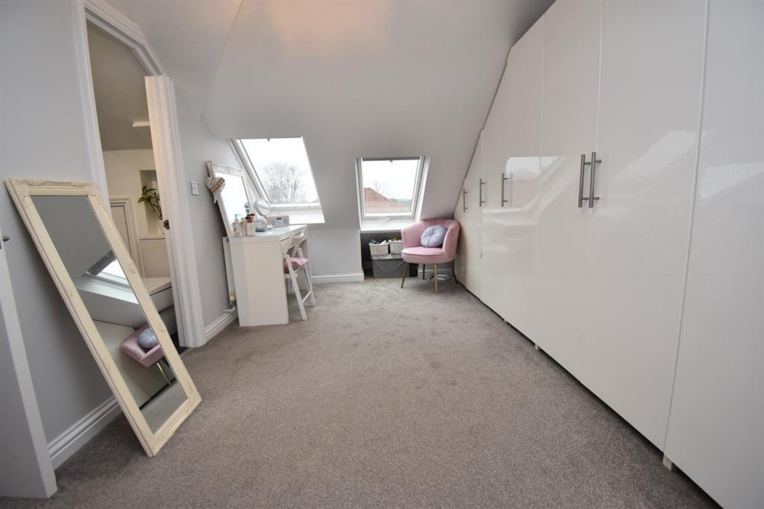 Croomes Hill, Downend, Bristol, BS16 5EH