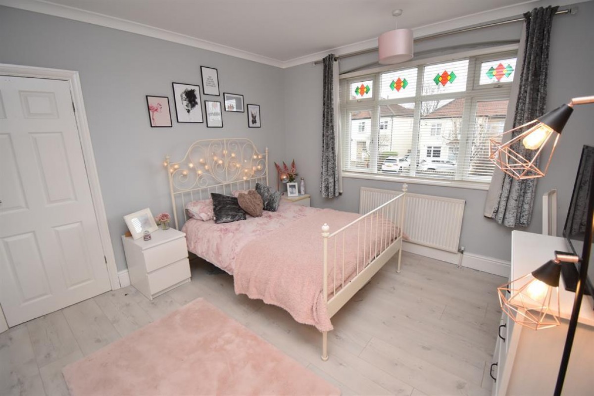 Croomes Hill, Downend, Bristol, BS16 5EH