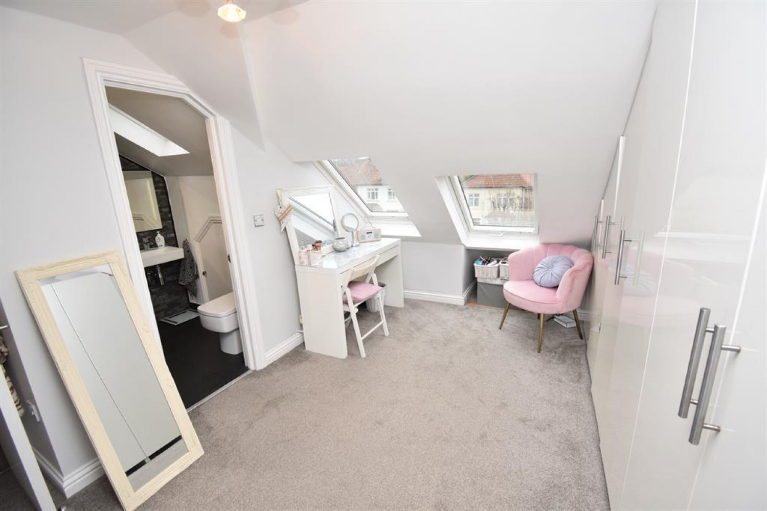 Croomes Hill, Downend, Bristol, BS16 5EH