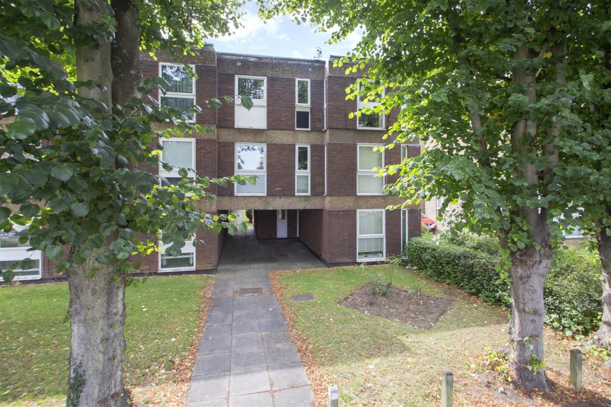 Longlands Road, Sidcup, Kent, DA15 7NB