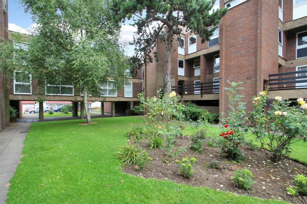Longlands Road, Sidcup, Kent, DA15 7NB