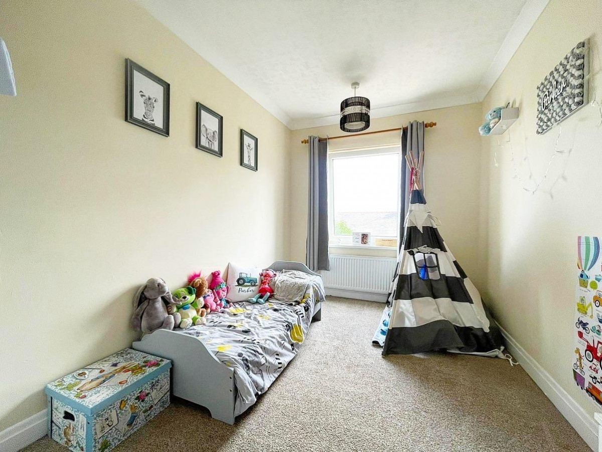Crown Avenue, Barnsley