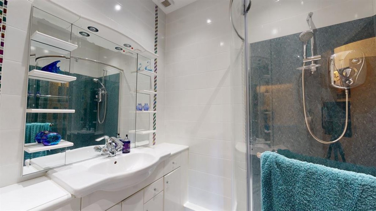 Queens Road, Ilkley, LS29