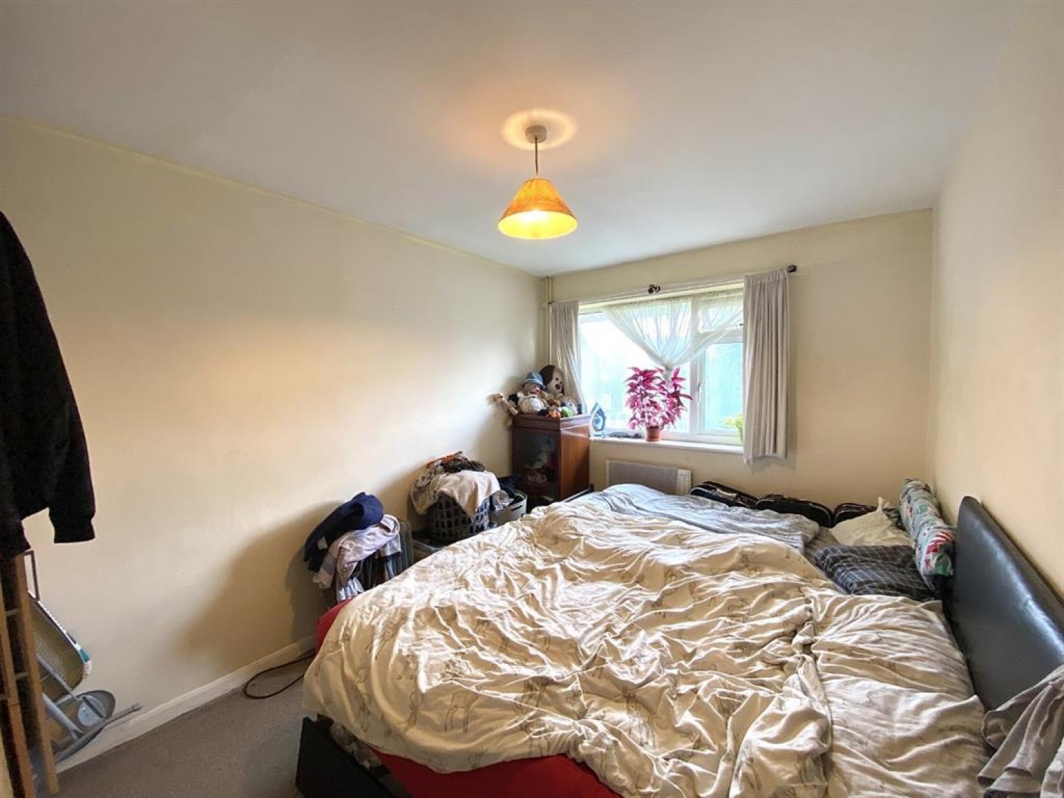 2 bedroom Flat for sale in Fairey Avenue, Hayes, UB3 4NZ