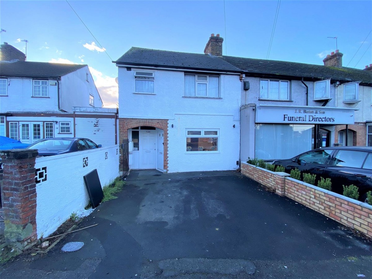 Willow Tree Lane, Hayes, Middlesex, UB4 9BB