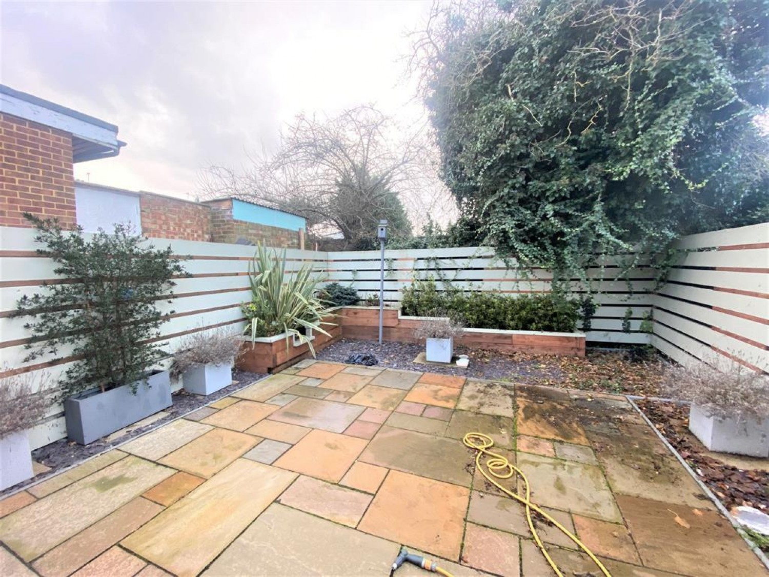 Willow Tree Lane, Hayes, Middlesex, UB4 9BB