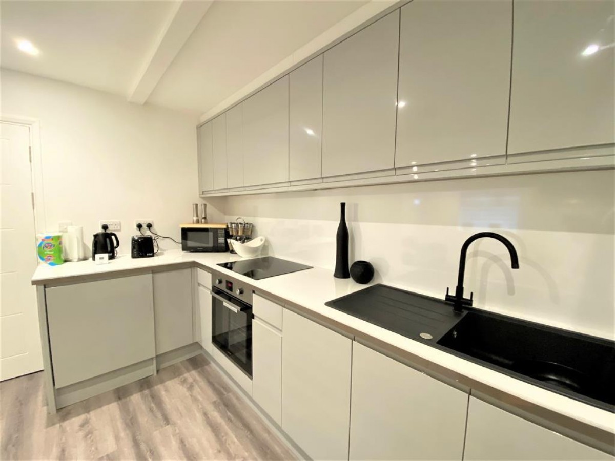 Willow Tree Lane, Hayes, Middlesex, UB4 9BB