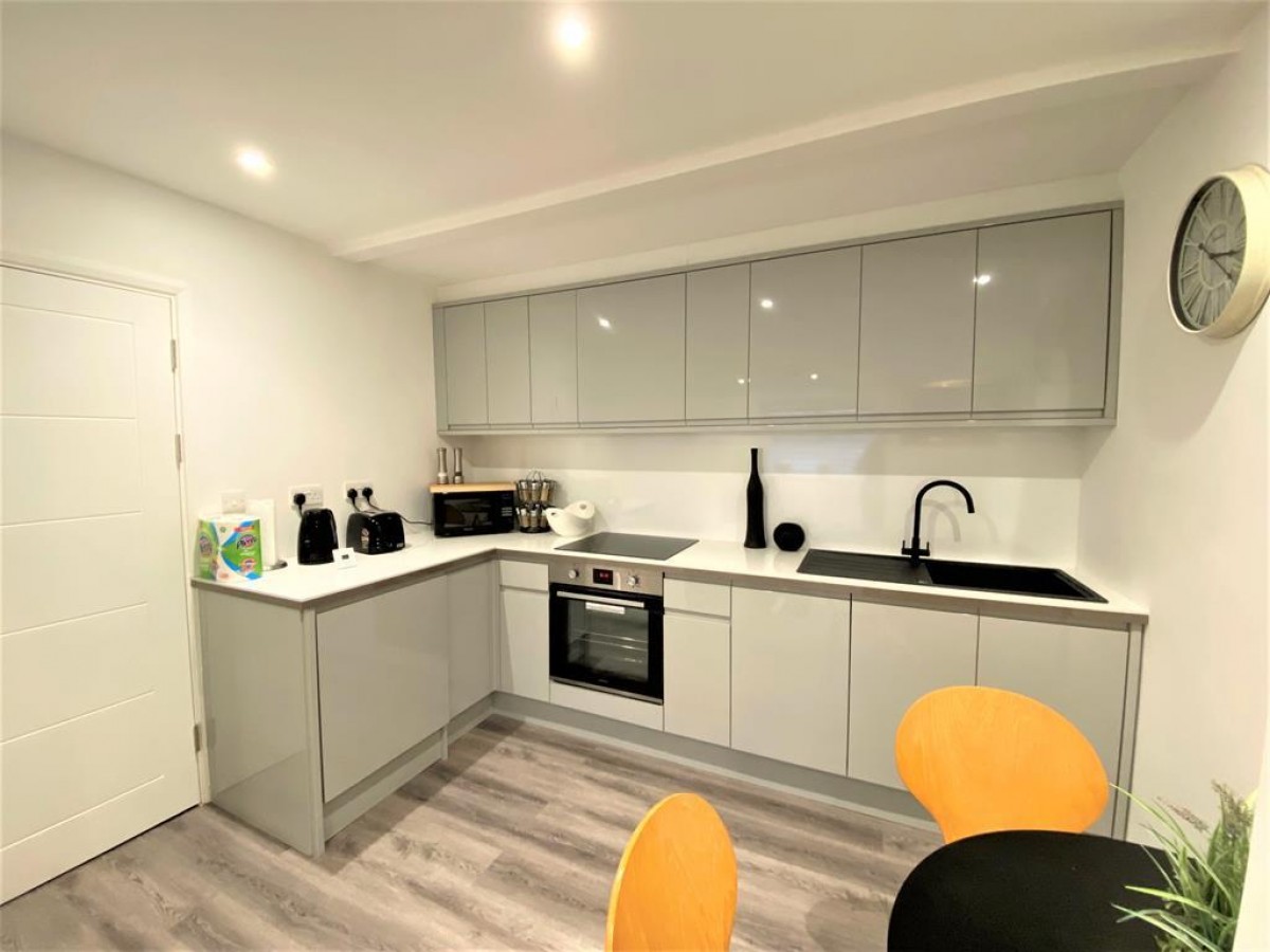 Willow Tree Lane, Hayes, Middlesex, UB4 9BB