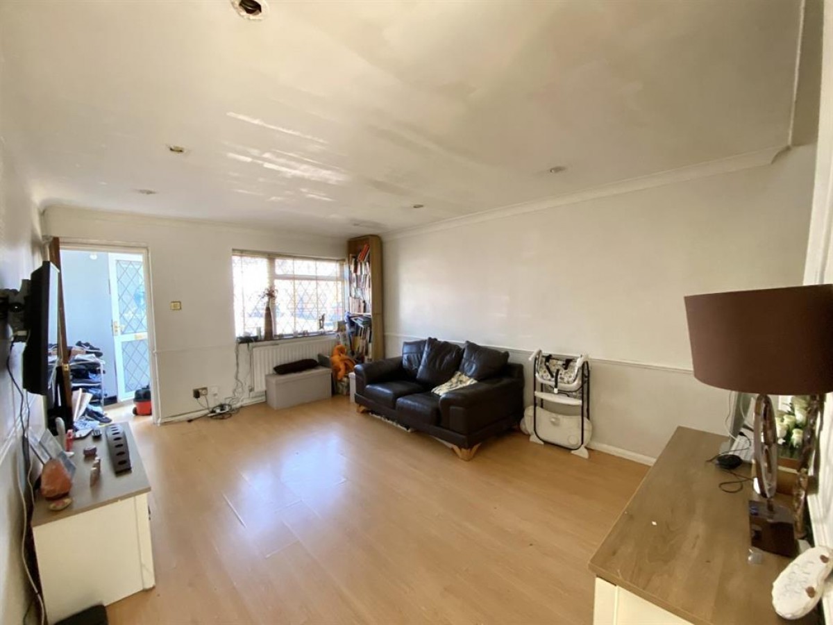 Savoy Avenue, Hayes, UB3 4HE