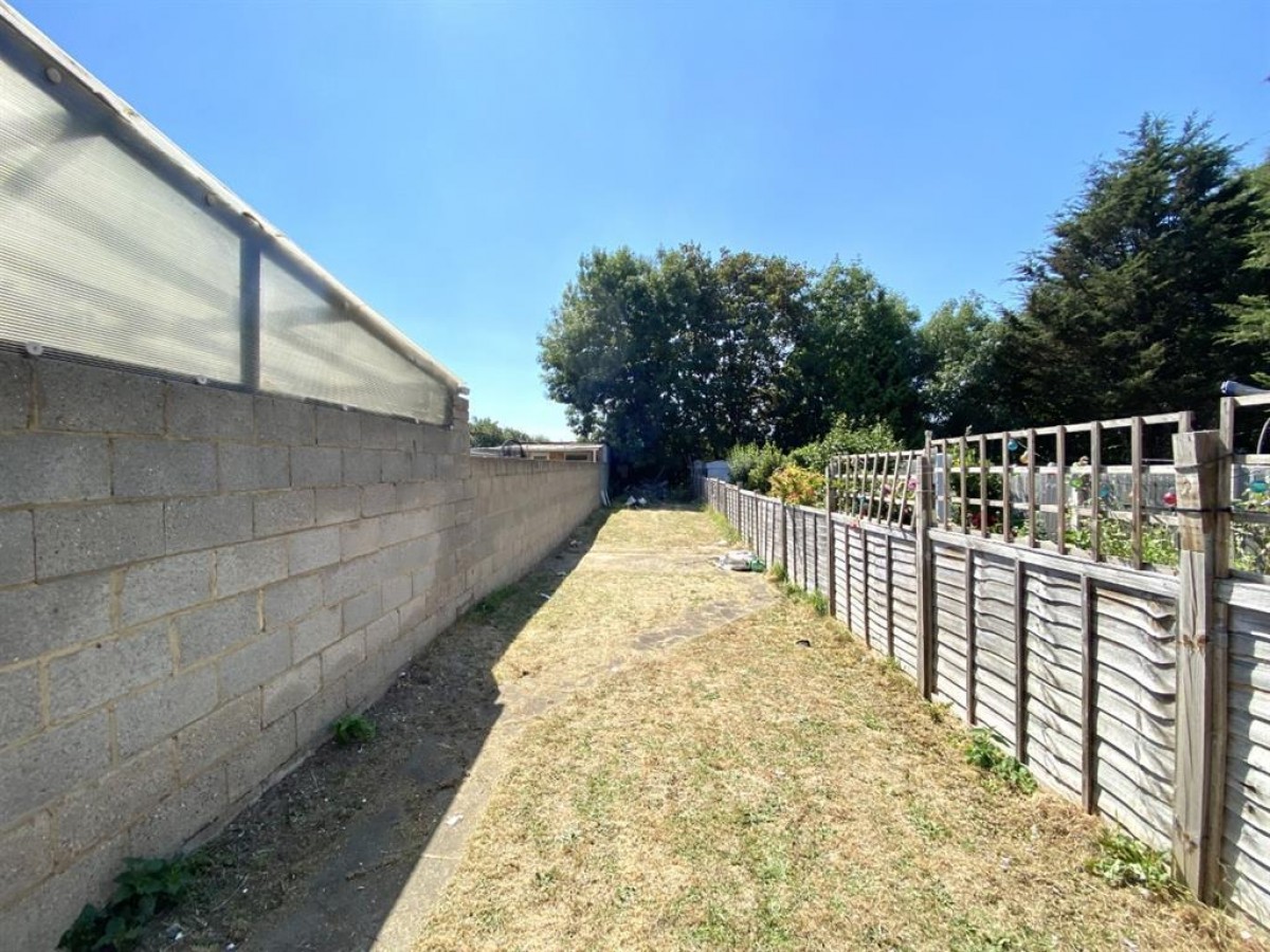 Savoy Avenue, Hayes, UB3 4HE