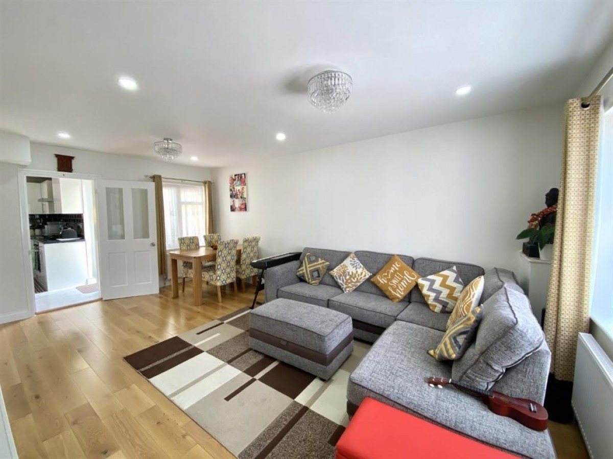 Nelson Close, Uxbridge, Middlesex, UB10 0PX