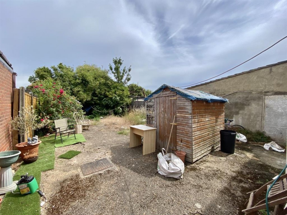 Minet Drive, Hayes, Middlesex, UB3 3JN