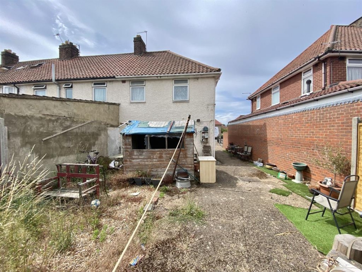 Minet Drive, Hayes, Middlesex, UB3 3JN
