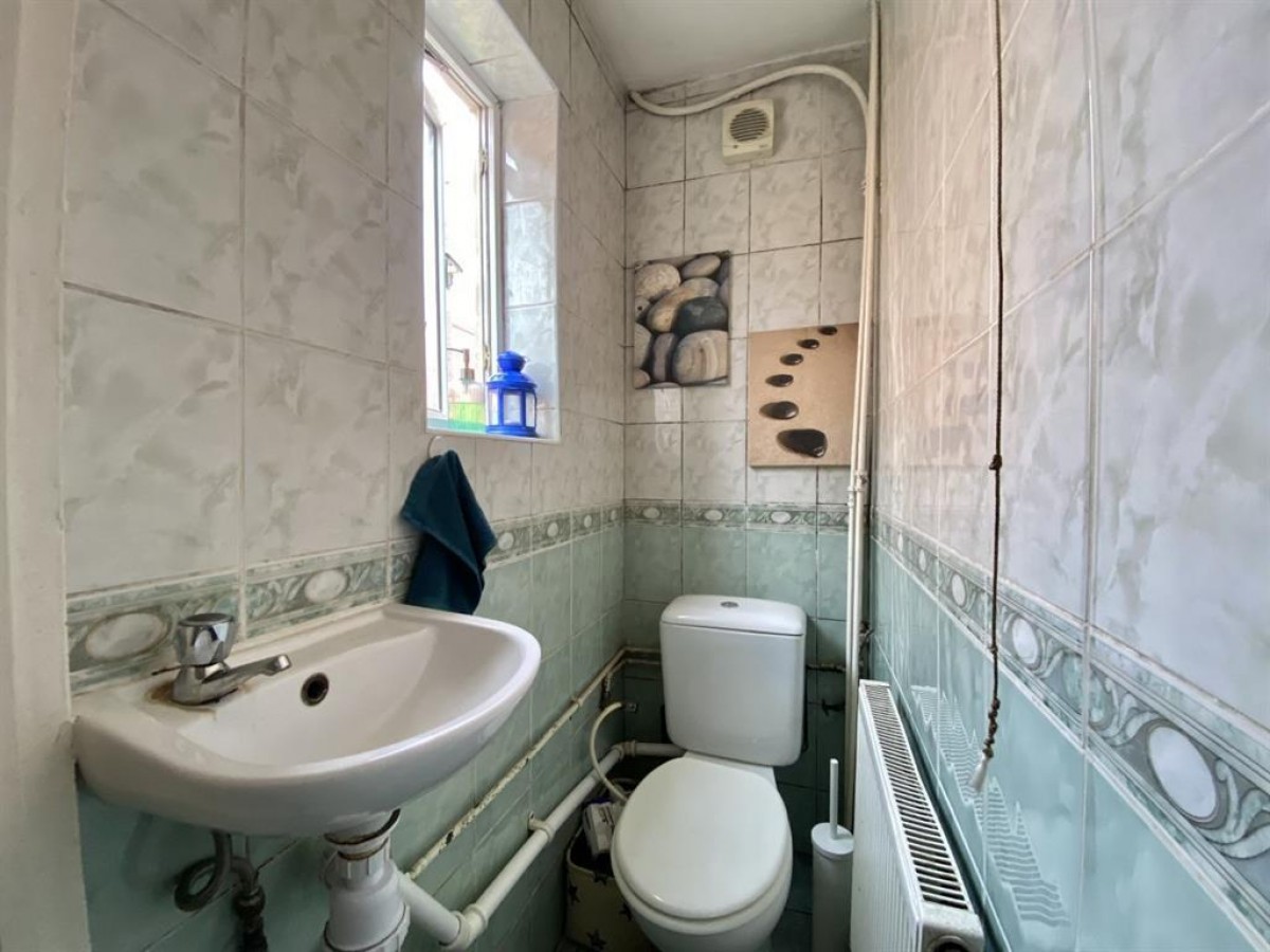 Minet Drive, Hayes, Middlesex, UB3 3JN