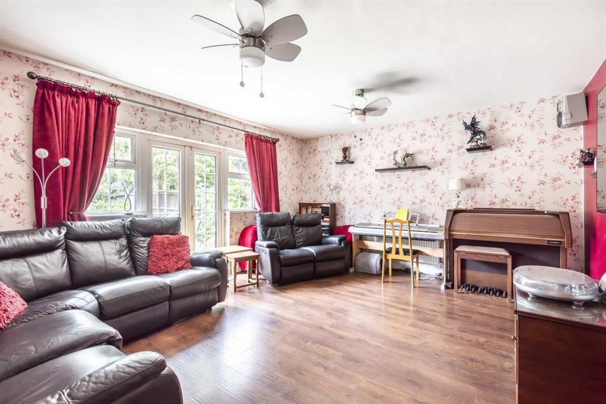 Botwell Lane, Hayes, UB3 2AQ