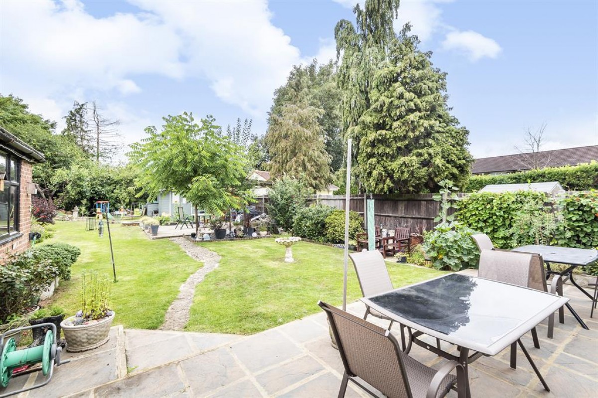 Botwell Lane, Hayes, UB3 2AQ