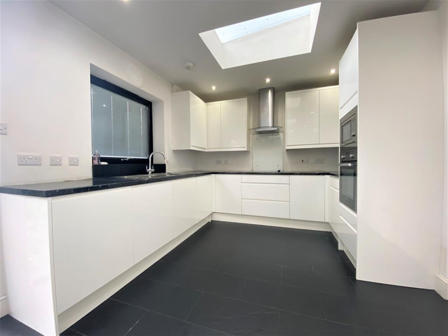 St Marys Road, Hayes, Middlesex, UB3 2JW